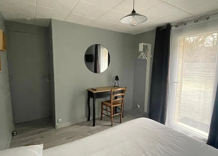 Du Circuit Alojamento de Acomodação e Pequeno-almoço 3*